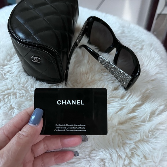 Authentic channel butterfly sunglass.